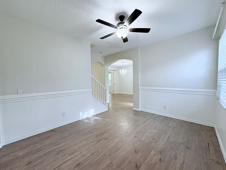 4616 Riverton Dr — Photo 3