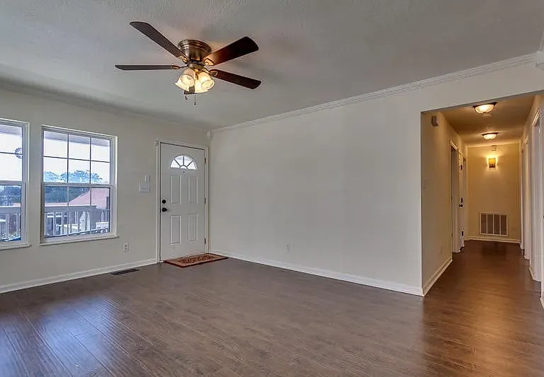505 E Emerald Ave — Photo 8