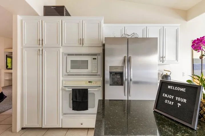 3 bed, 2025 sqft, $3,750 — Photo 4