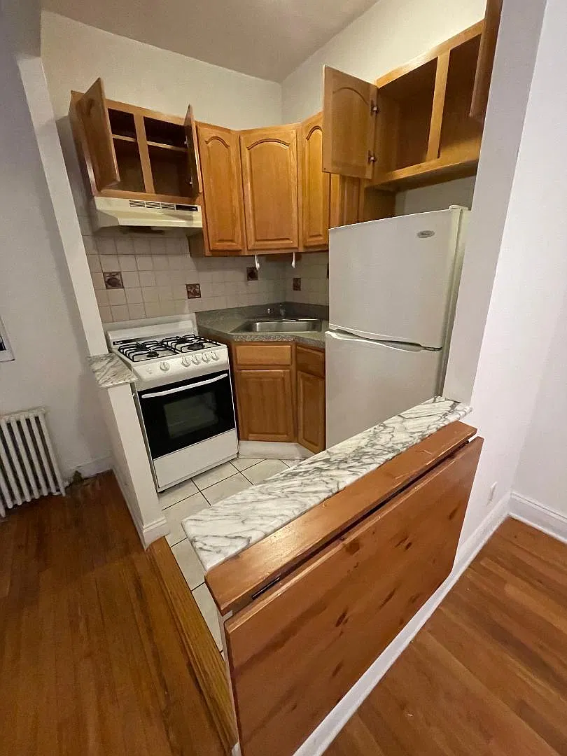 428 East 66th Street — Photo 3
