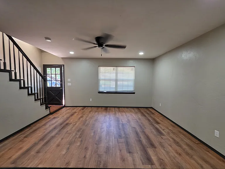 641 Redstone Ave — Photo 4