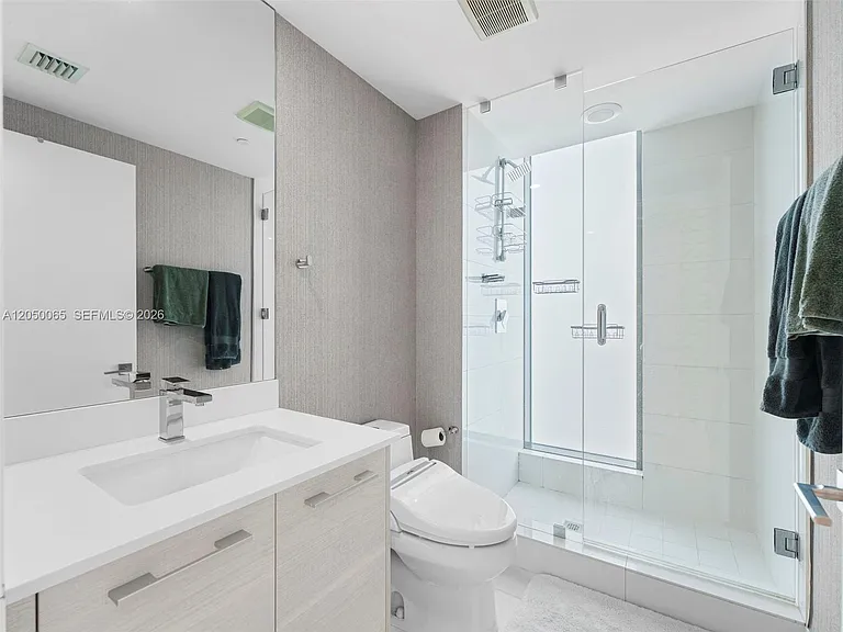 650 NE 32nd St #1201 — Photo 24