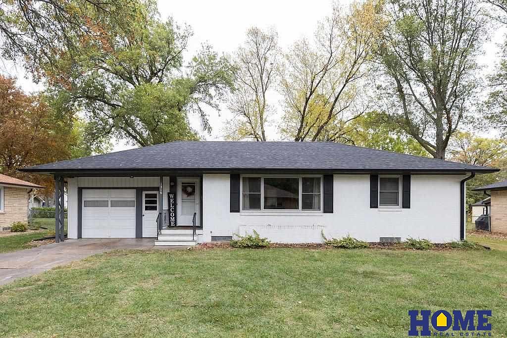 1316 N 13th St Beatrice NE 68310 Zillow