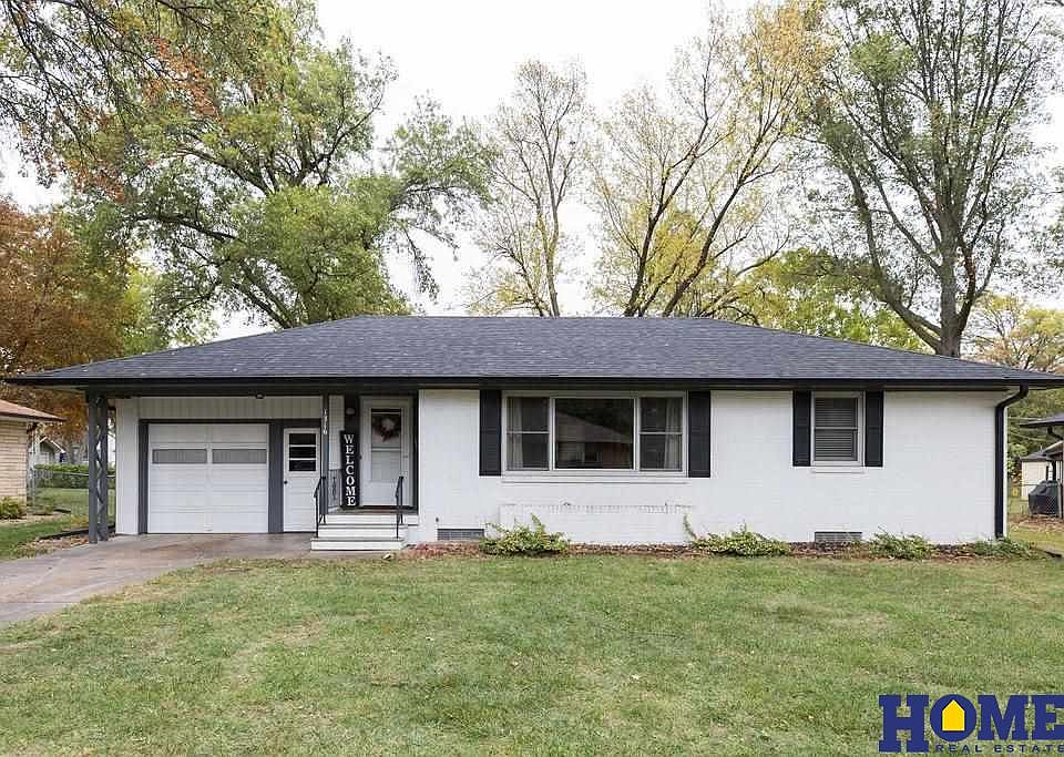 1316 N 13th St Beatrice NE 68310 Zillow