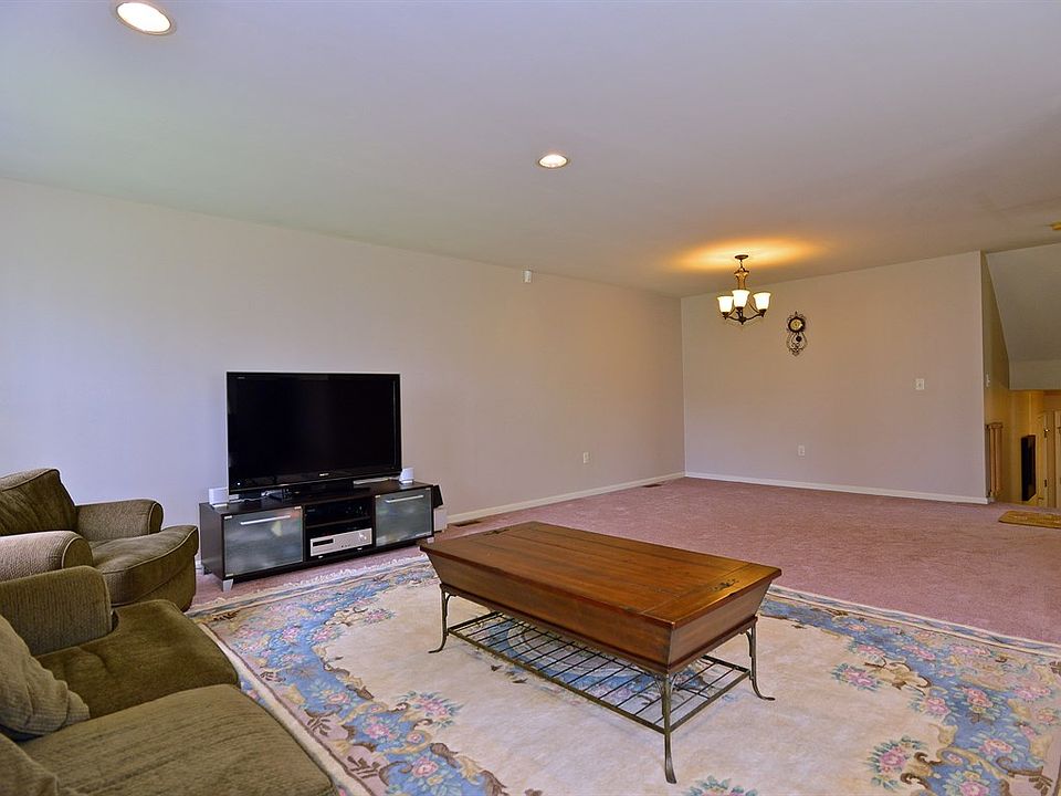 1 Bridgepointe Dr, Laurence Harbor, NJ 08879 Zillow