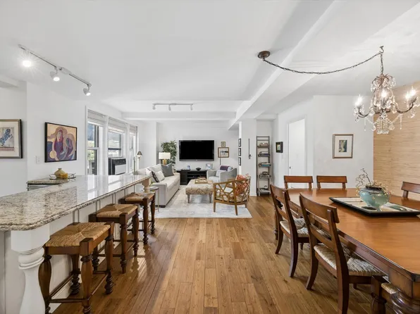 339 East 58th Street image 1 of 21