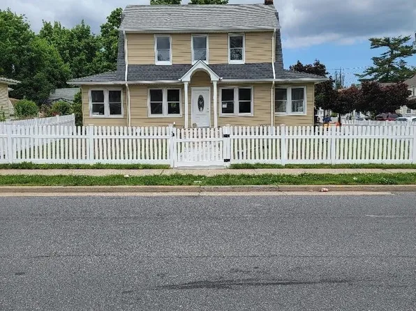 111 E Graham Avenue, Hempstead, NY 11550