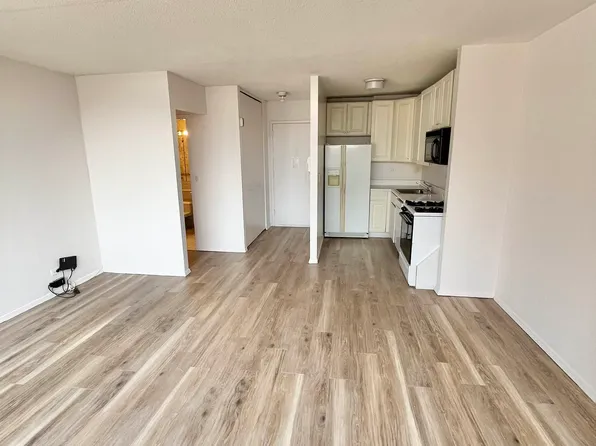 127 East 30th Street image 2 of 5