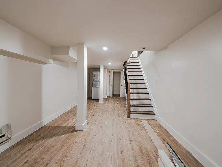 305 Harman St #1B — Photo 14