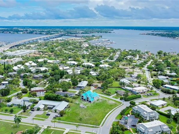 911 NW 10th Ter, Stuart, FL 34994