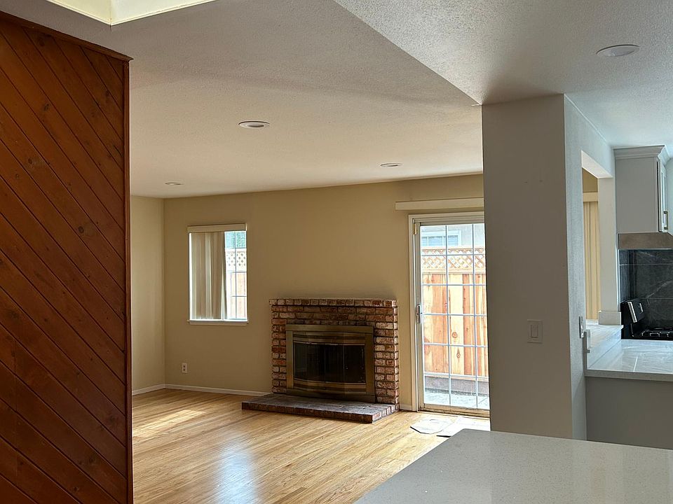 1st image of 7524 Hollanderry Pl