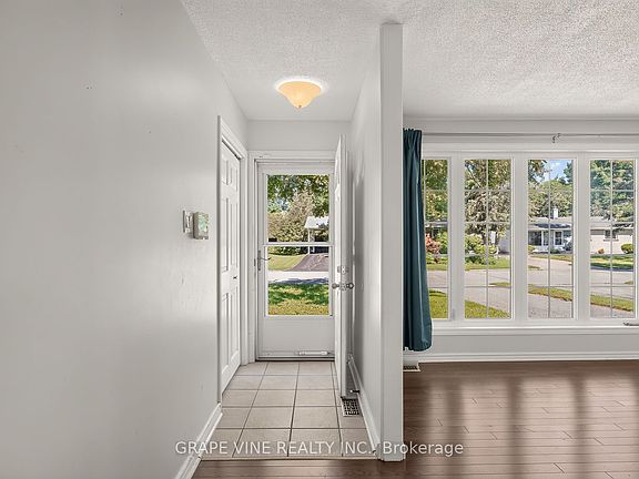 4th image of 104 Oriole Ave