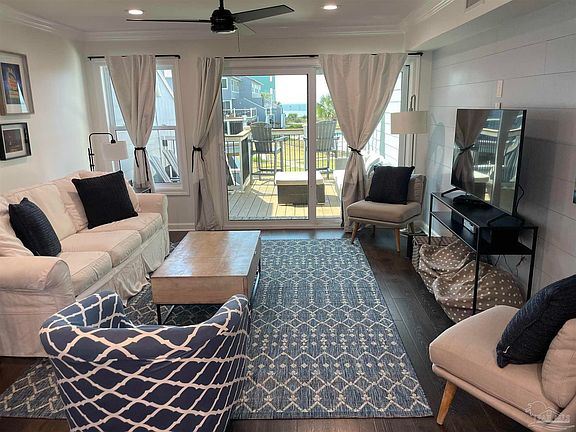 3rd image of 1350 Fort Pickens Rd APT 18