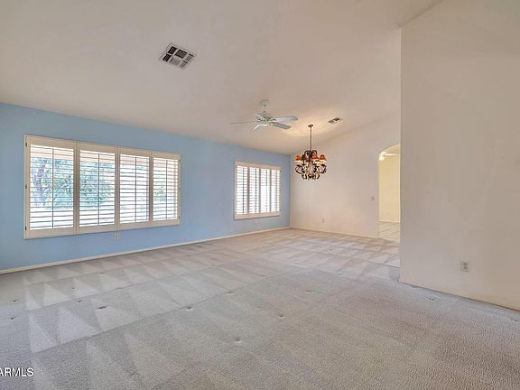 4th image of 15324 W PICCADILLY Road