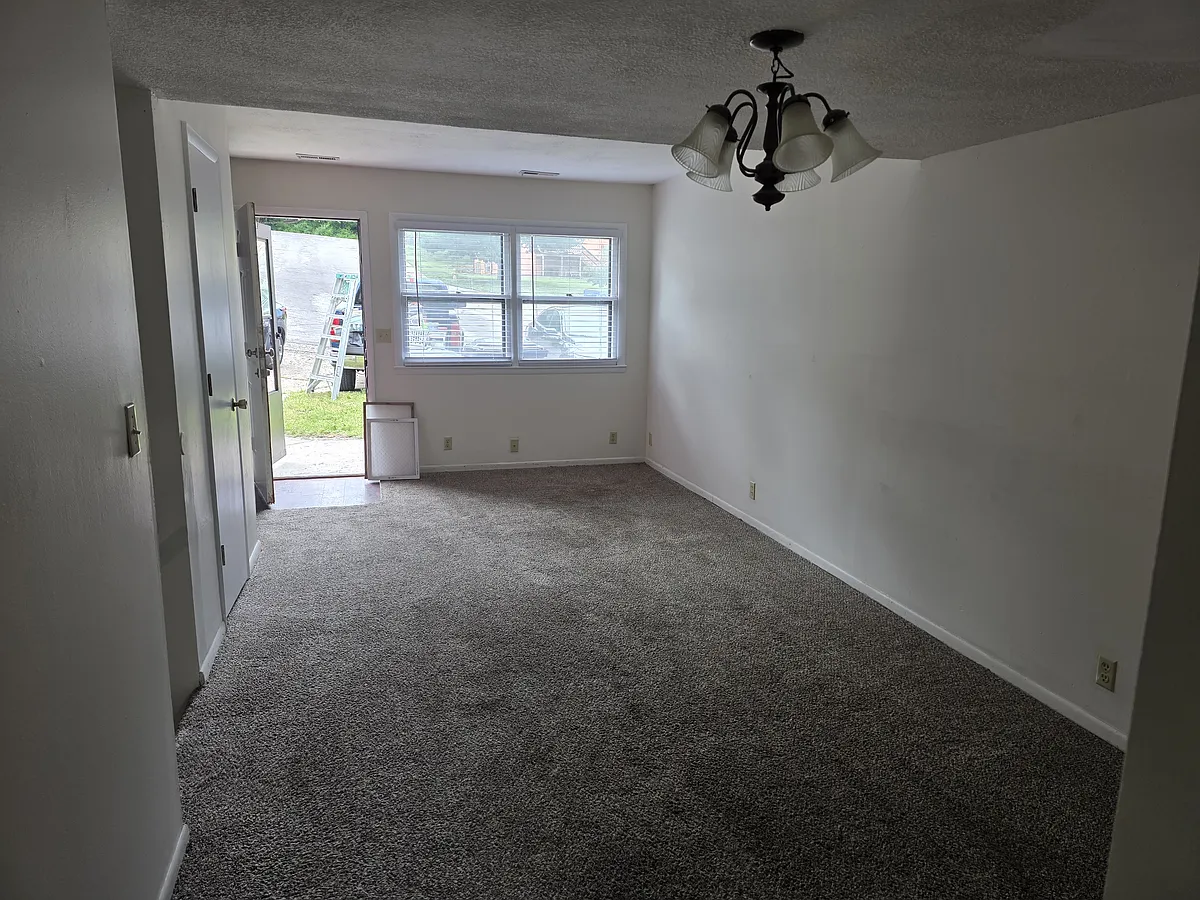 Living room area - 448 Grandview Ter #3