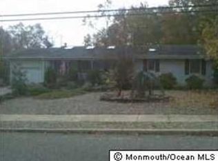 100 Yale Dr, Lakewood, NJ