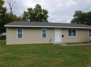1607 Andrews Dr, Cahokia, IL 62206