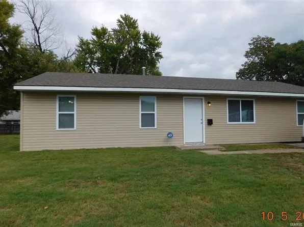 1607 Andrews Dr, Cahokia, IL 62206