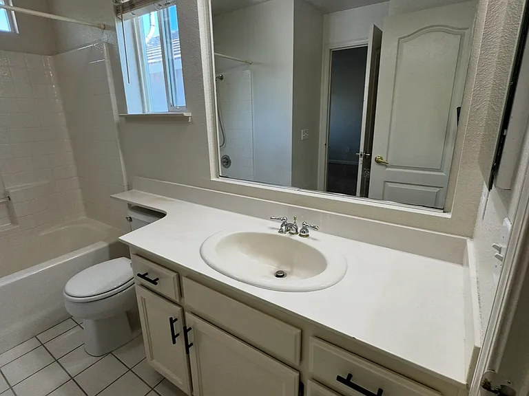 5323 Sage Ct — Photo 15