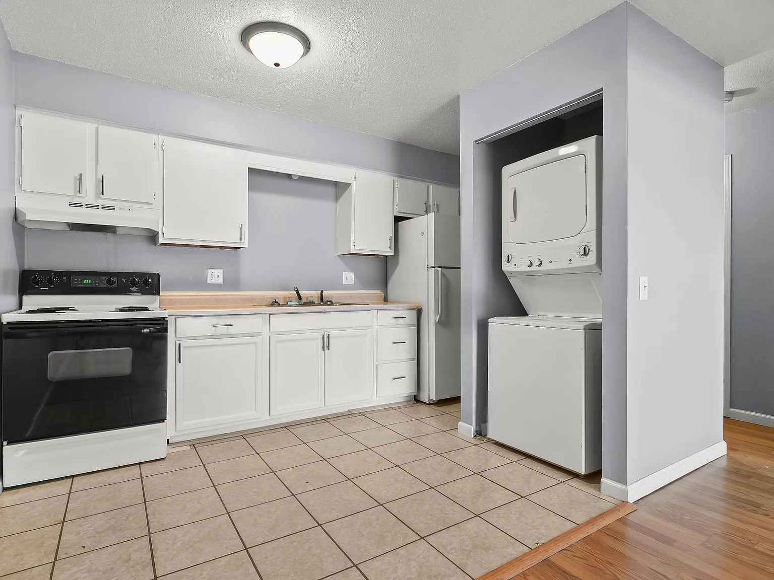 Is marketing information for one bedroom apartments — Photo 1