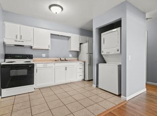 2852 Stanton St #3A, Springfield, IL 62703