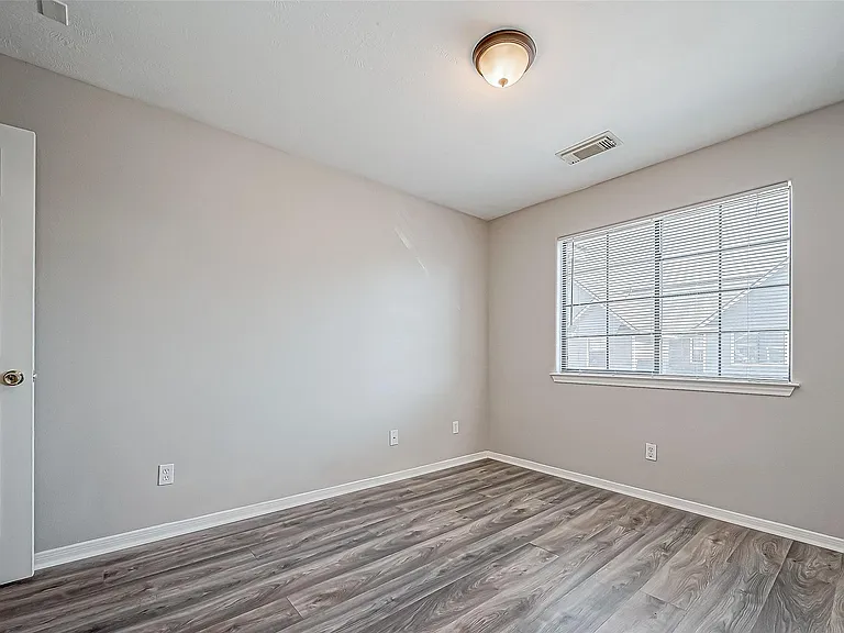 10043 Morocco Rd — Photo 43