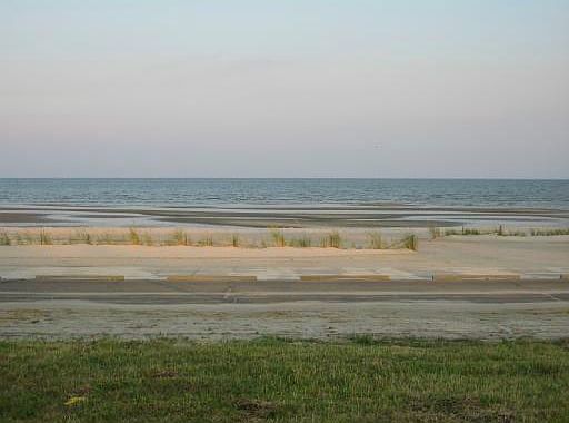 1st image of 407 N Beach Blvd