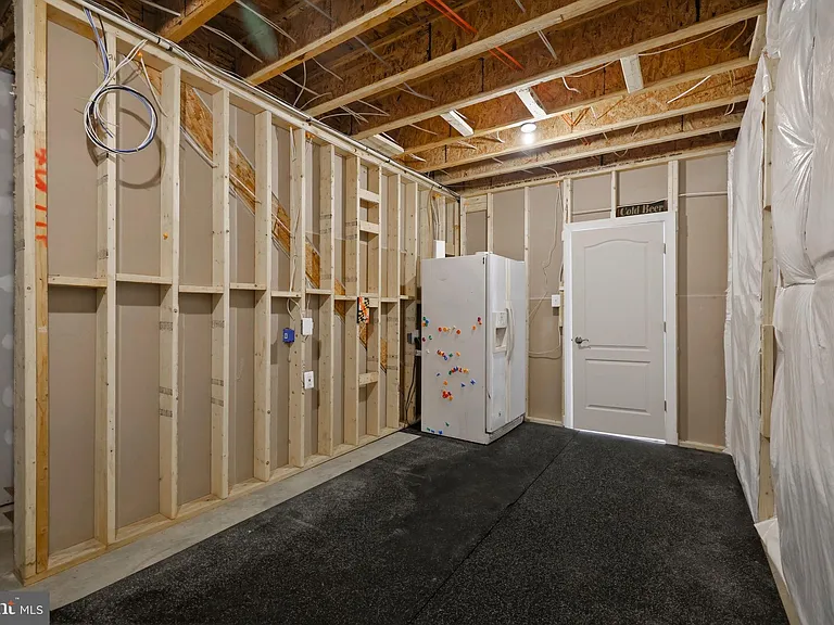 301 Kingdom Dr — Photo 105