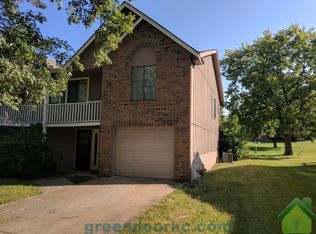 18 NW Lakeview Blvd APT B, Lees Summit, MO 64063