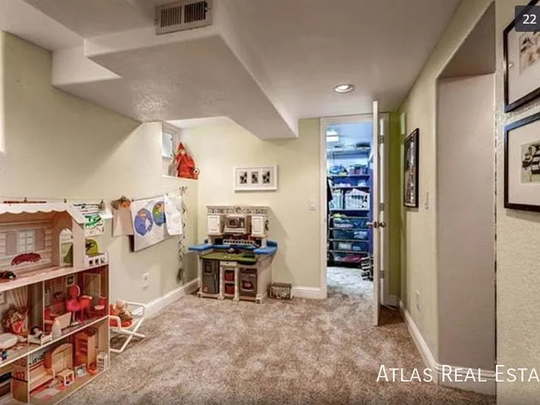 450 S Sherman St — Photo 22