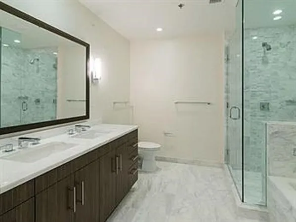 580 Washington St #501 — Photo 10
