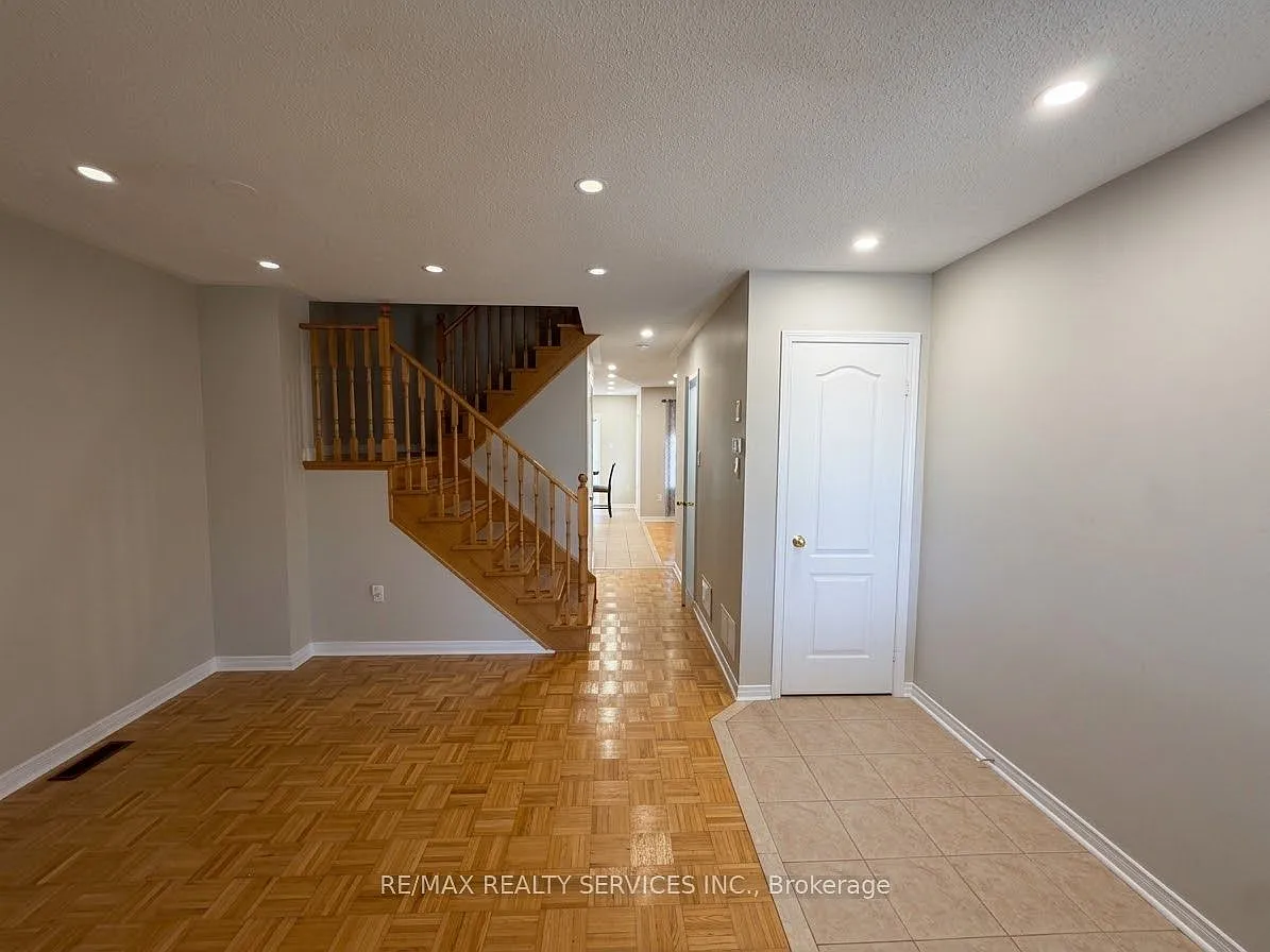 3 bed, $2,995 — Photo 3