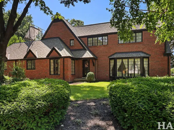 3807 Brittany Rd, Northbrook, IL 60062