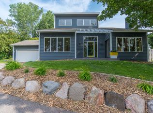 13455 Tudor Rd, Minnetonka, MN 55305