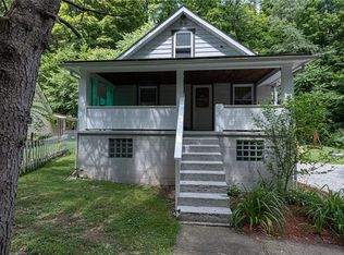 702 Thorn Hollow Dr, Coraopolis, PA 15108