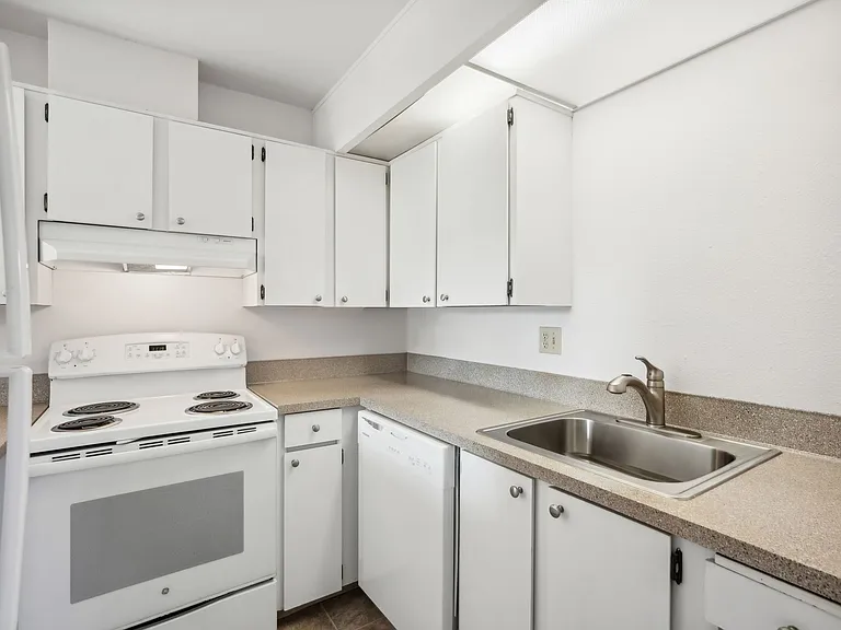 Plan F, 704 sq ft, 1 bed/1 bath