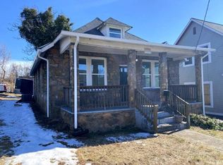 210 5th St SW #1, Charlottesville, VA 22903