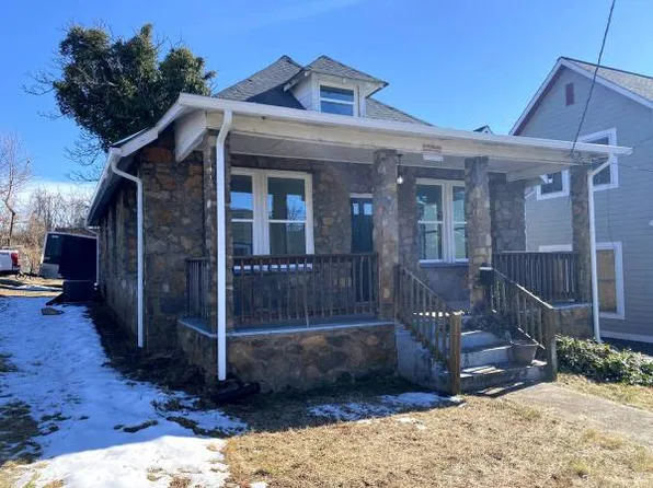 210 5th St SW #1, Charlottesville, VA 22903