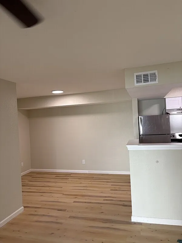 Building Photo - 850 Field Ave NW #7-1
