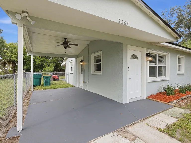 2267 Robinhood Dr — Photo 14