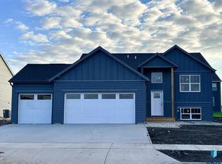 5920 S Coneflower Ave, Sioux Falls, SD 57108
