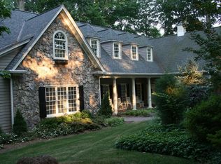 402 Kemp Rd W, Greensboro, NC 27410