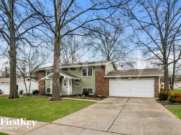 1562 Glenage Dr, Maryland Heights, MO 63043