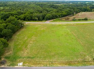 140 Grassy Ln, Elgin, TX 78621