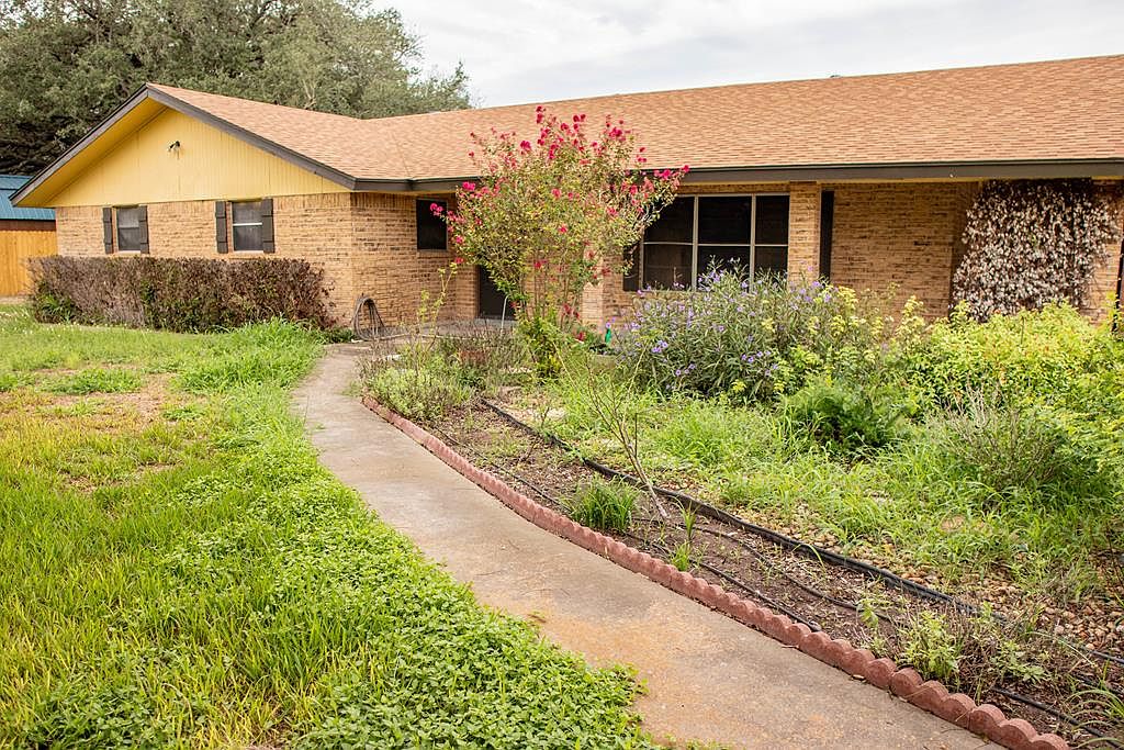 367 Hudson Rd, Beeville, TX 78102 MLS 112549 Zillow