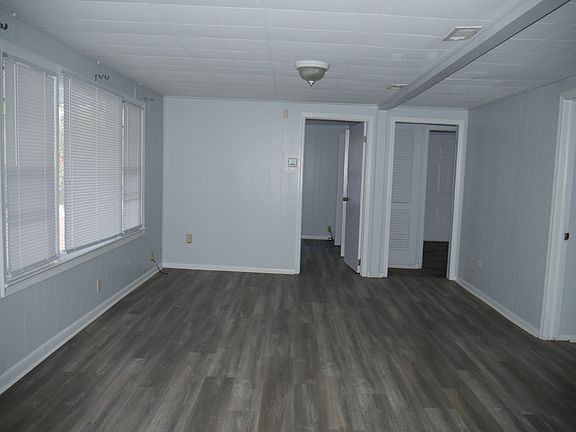 4th image of 2937 Dogwood Cir