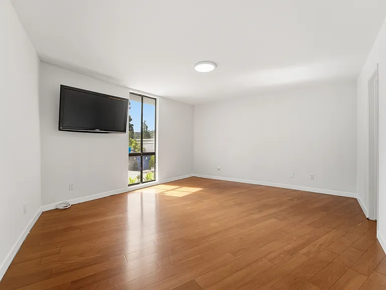 3329 Dona Rosa Dr — Photo 18