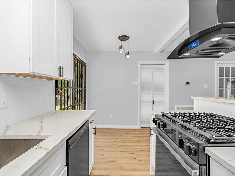11018 Long Gate Dr — Photo 14
