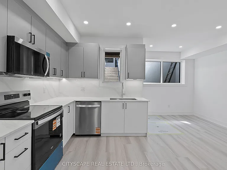 587 Oakwood Ave #1 — Photo 9