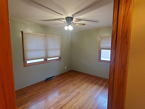 3rd image of 607 N 8th St